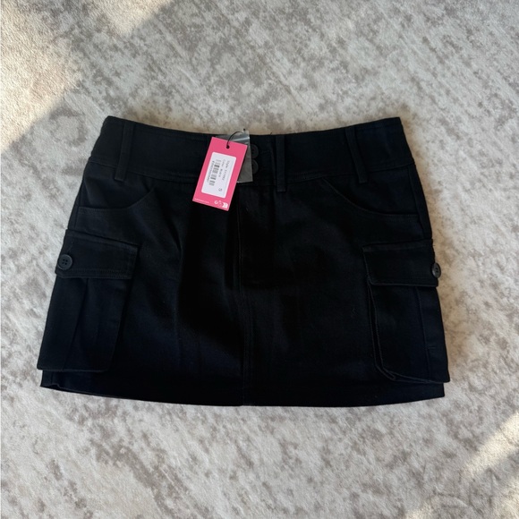 Edikted Black Mini Cargo Skirt - Picture 2 of 2